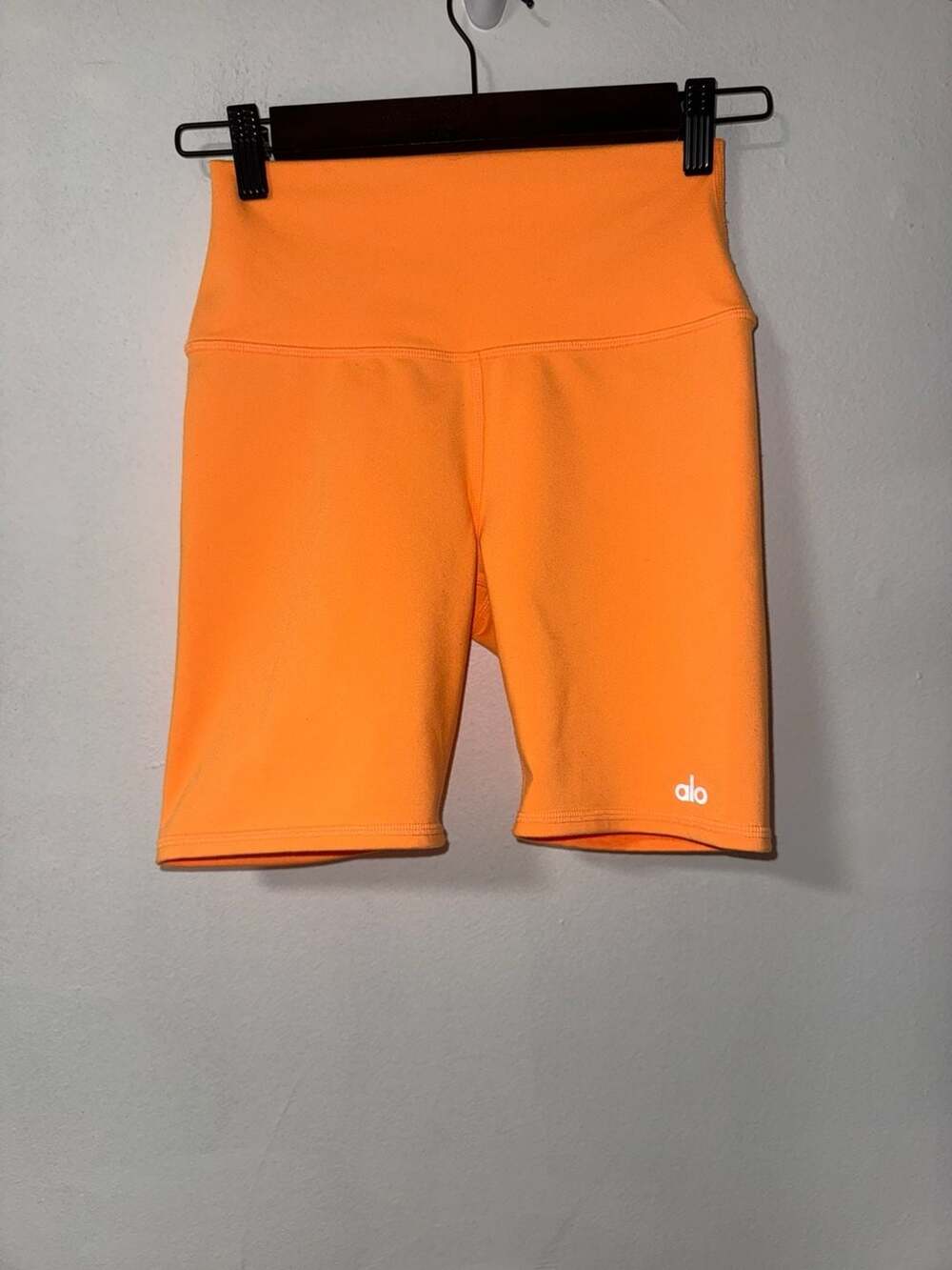 Alo Yoga High-Waist Biker Shorts Orange XS